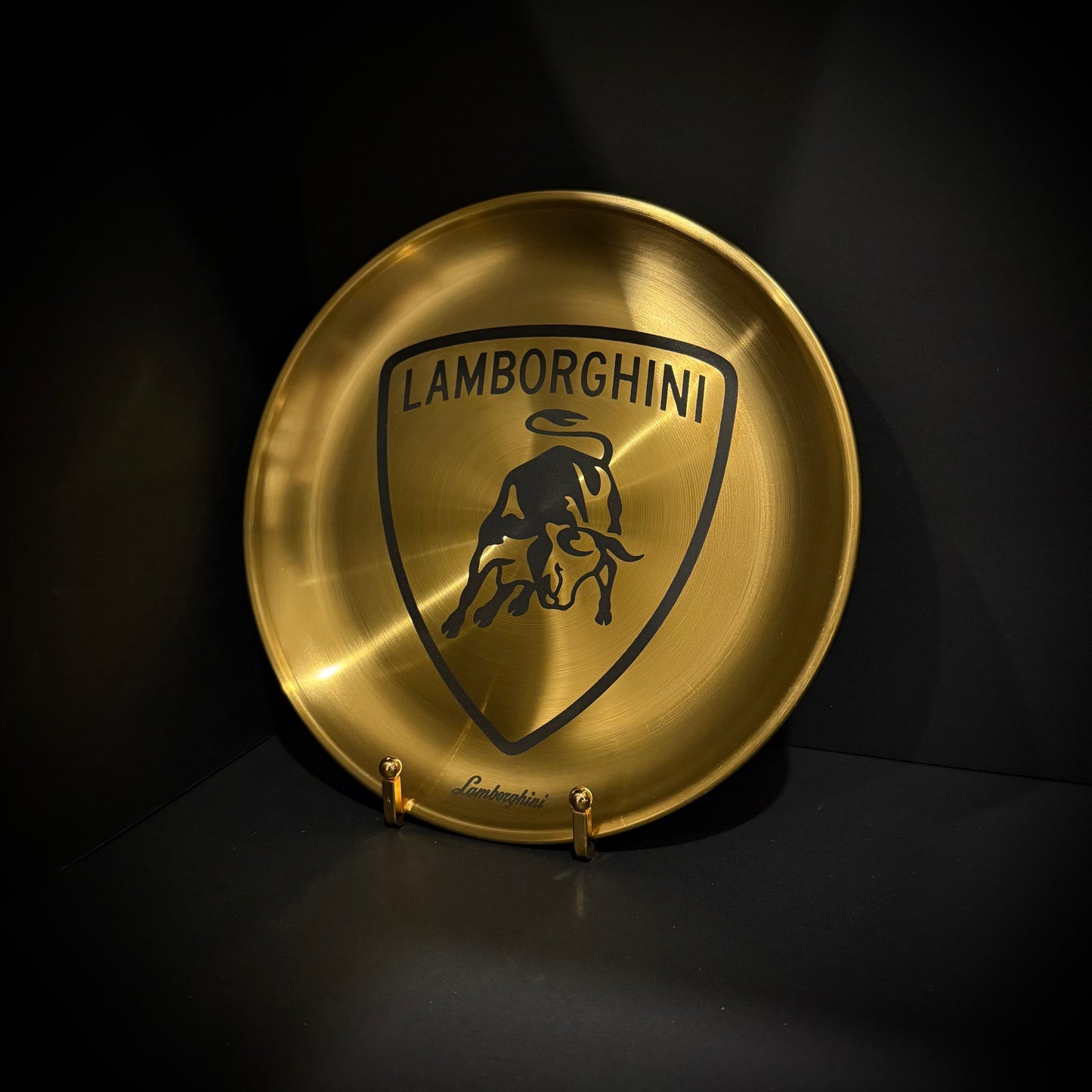 Display Plate – Bull-Inspired Engraved Crest